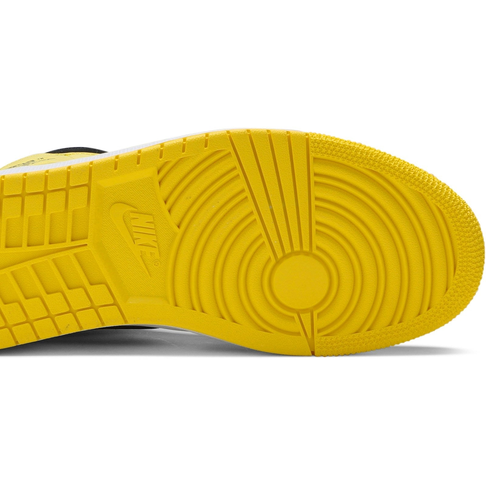 Air Jordan 1 Mid SE ‘Yellow Toe’